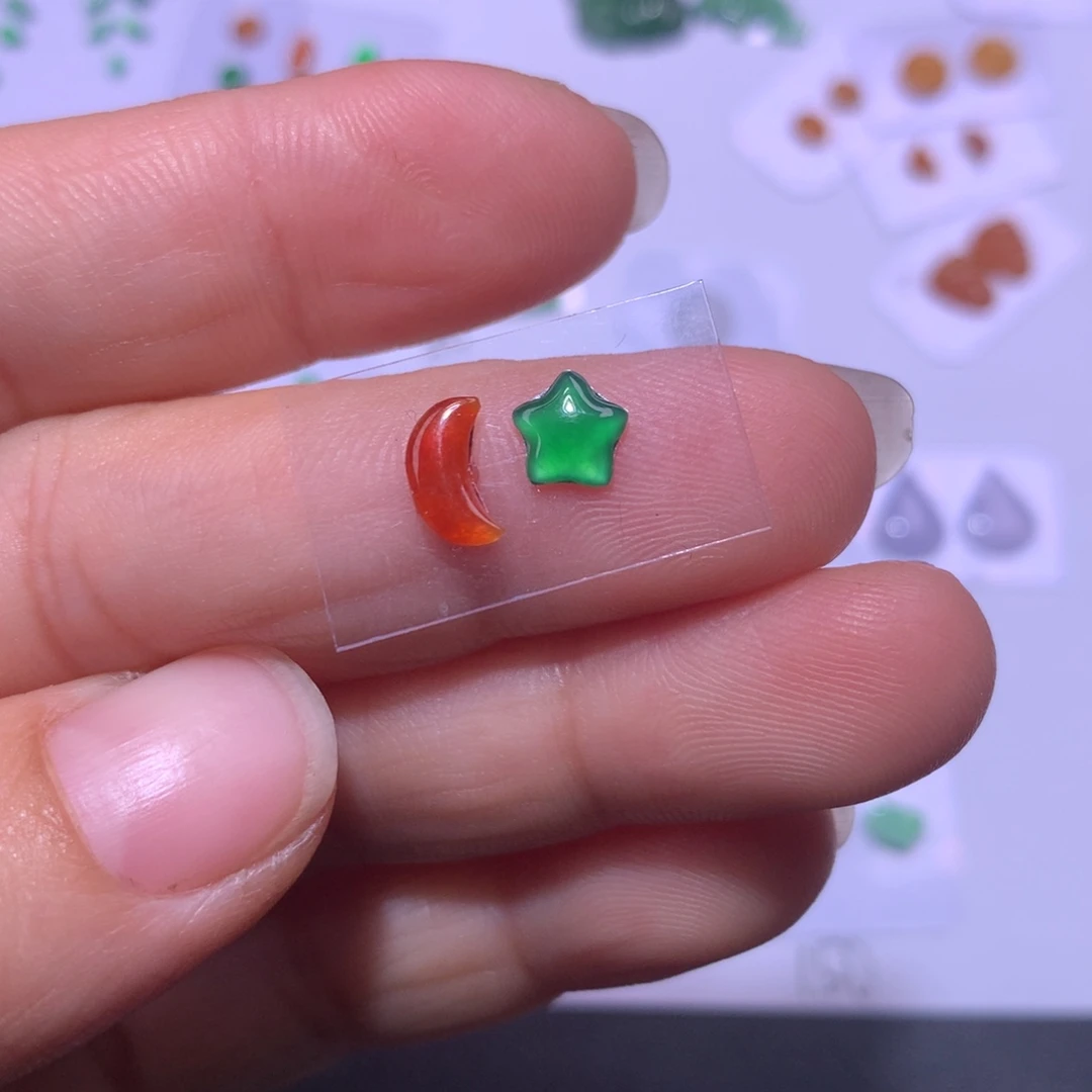 翡翠未镶嵌颈饰星月