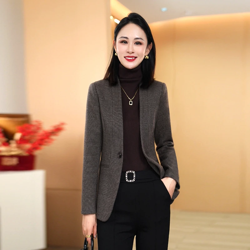 秋冬2024新款保暖西服外套厚款时尚收腰西服休闲气质优雅外套女