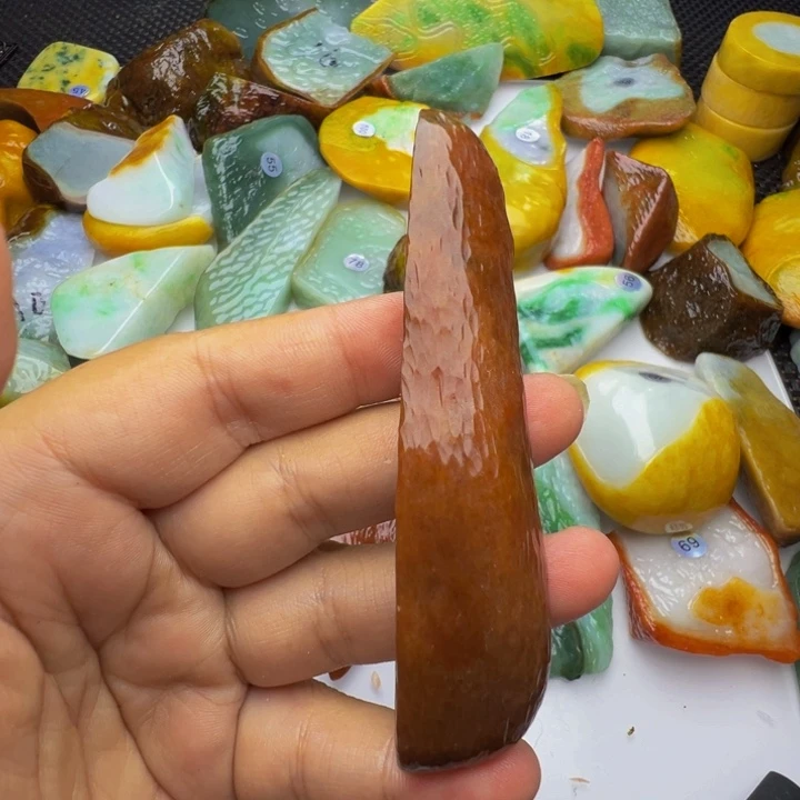 翡翠挂件未镶嵌翡翠