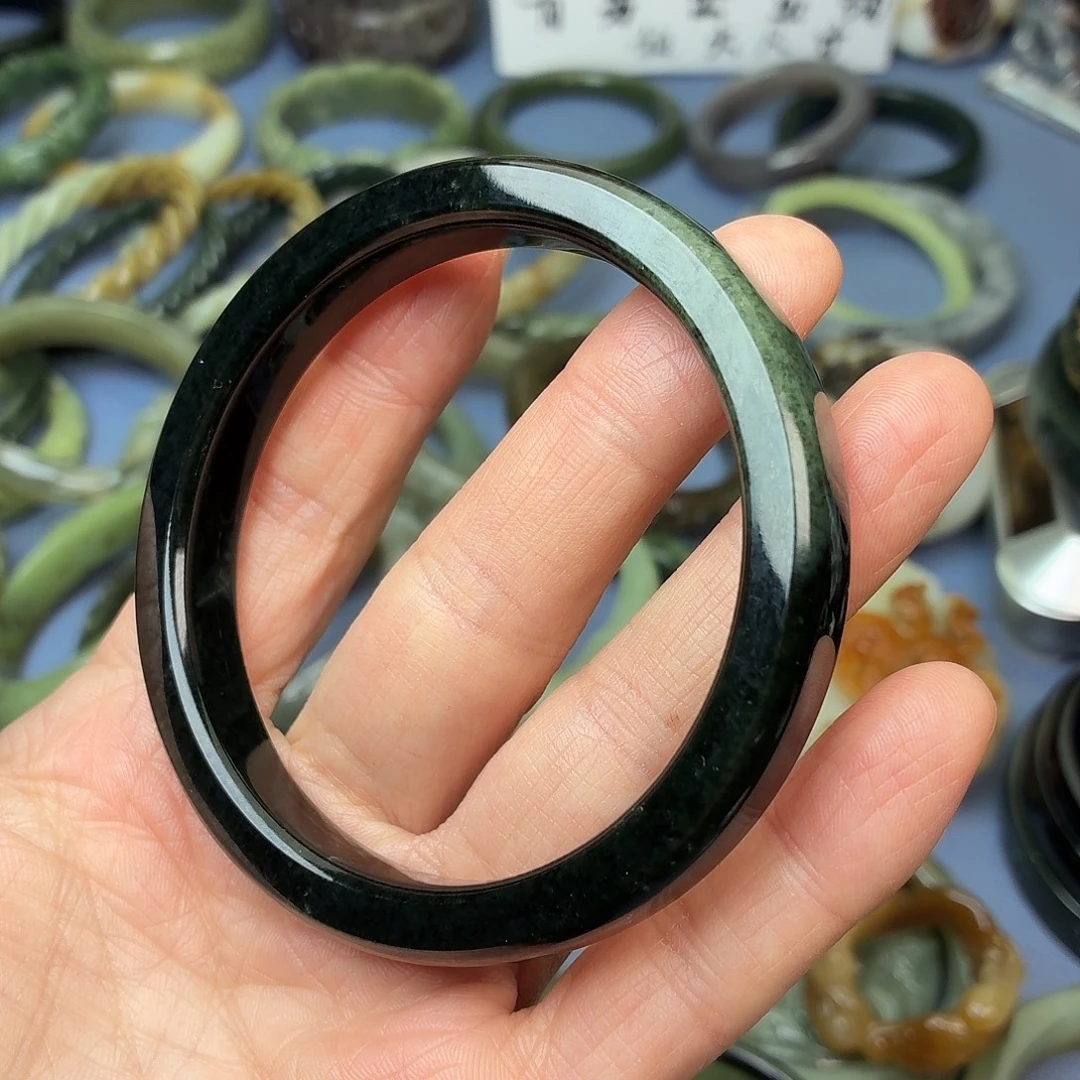 名***饰和田玉（青玉）未镶嵌手镯大飘花