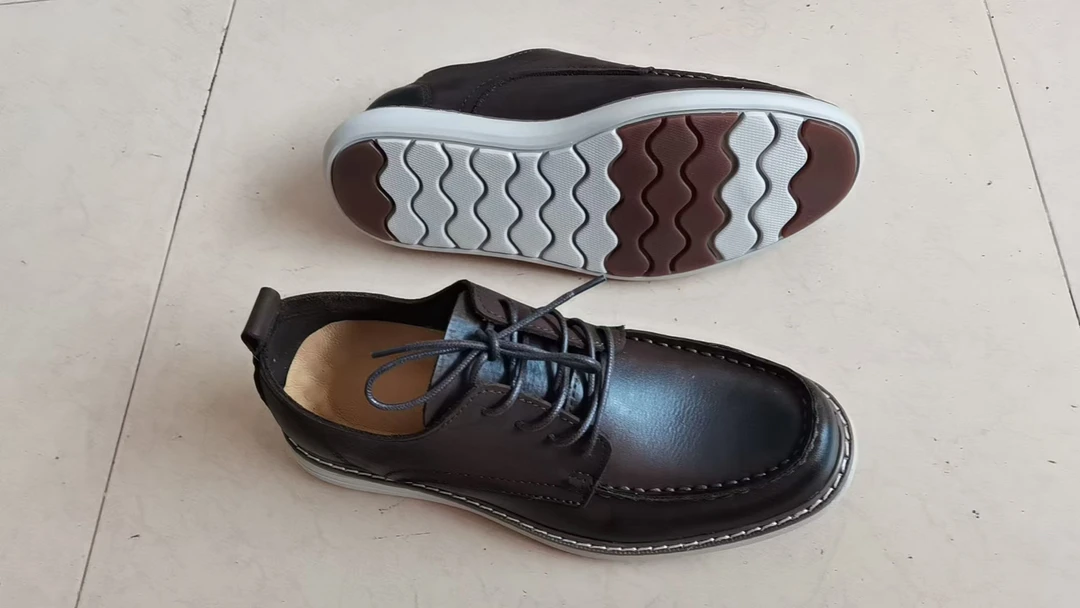 休闲风透气车缝线休闲皮鞋男款复古百搭