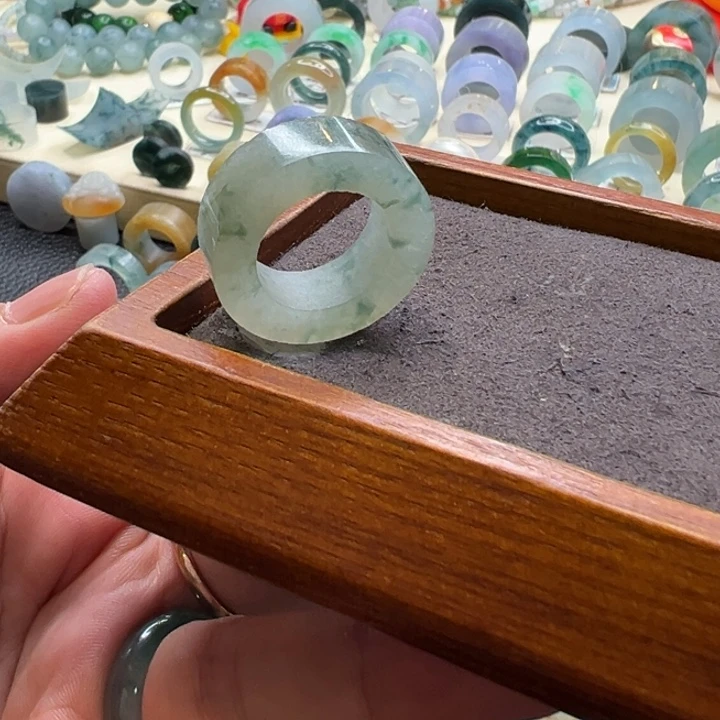 F****定制翡翠未镶嵌翡翠戒指有包容