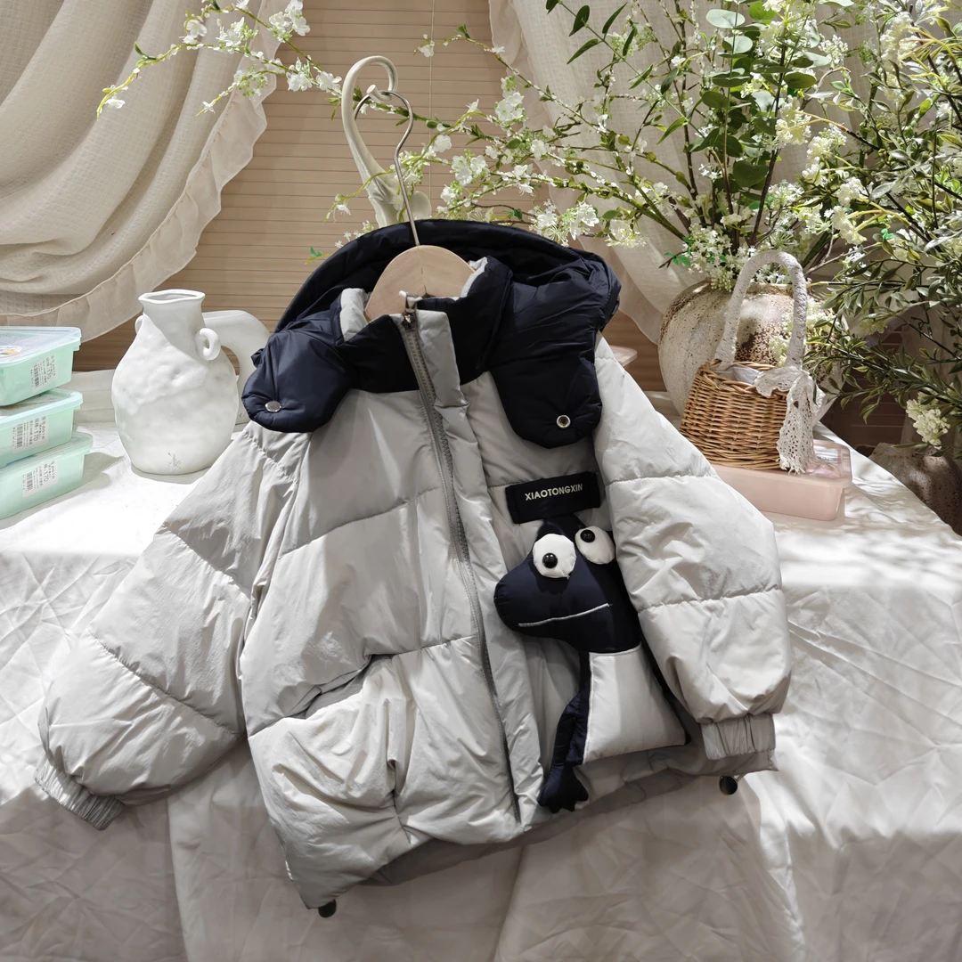 6B24。25973冬季恐龙公仔连帽羽绒服童装