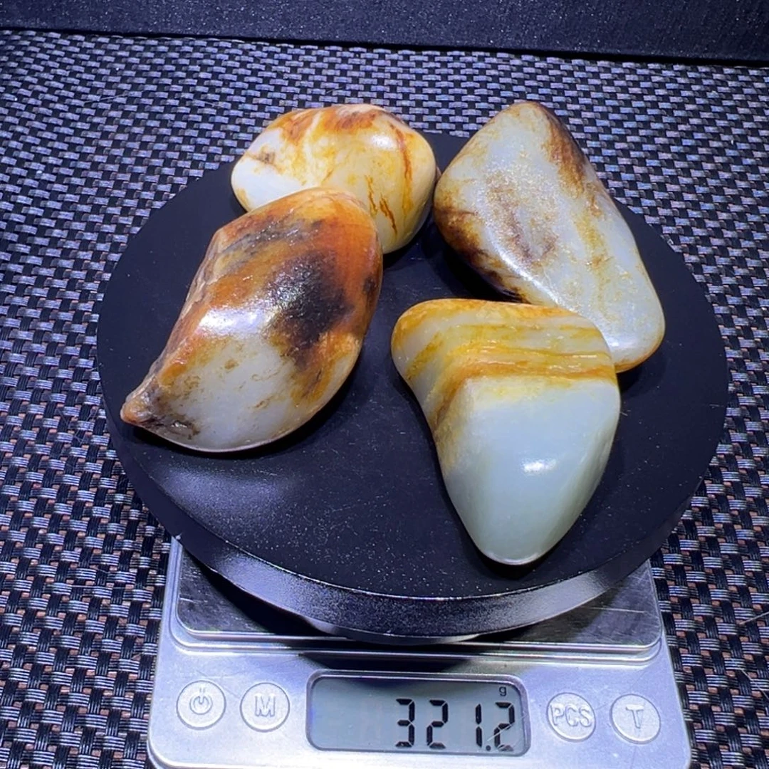 吊坠(不含链)未镶嵌和田玉（子料）321