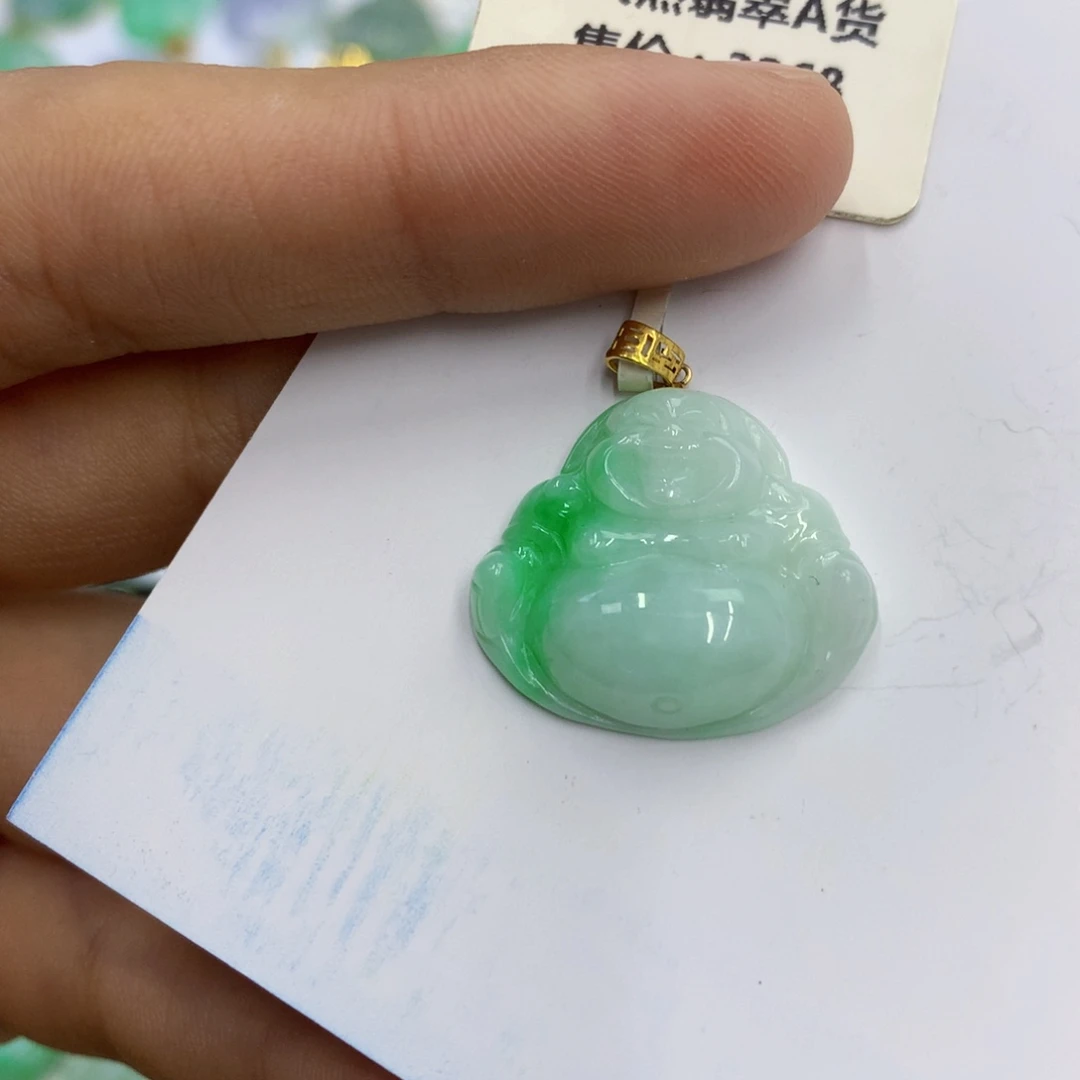 翡翠18K金镶嵌颈饰翡翠