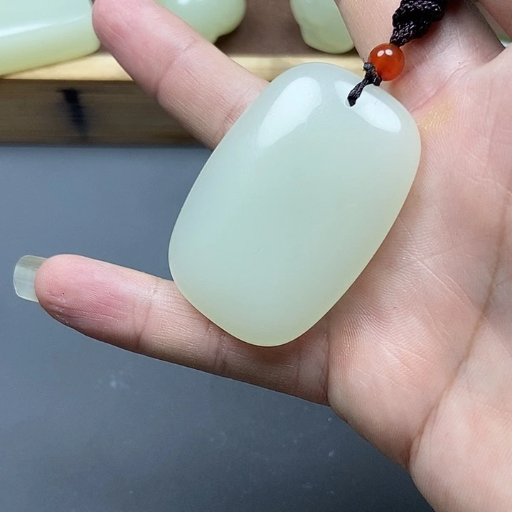 和田玉（糖玉）未镶嵌颈饰