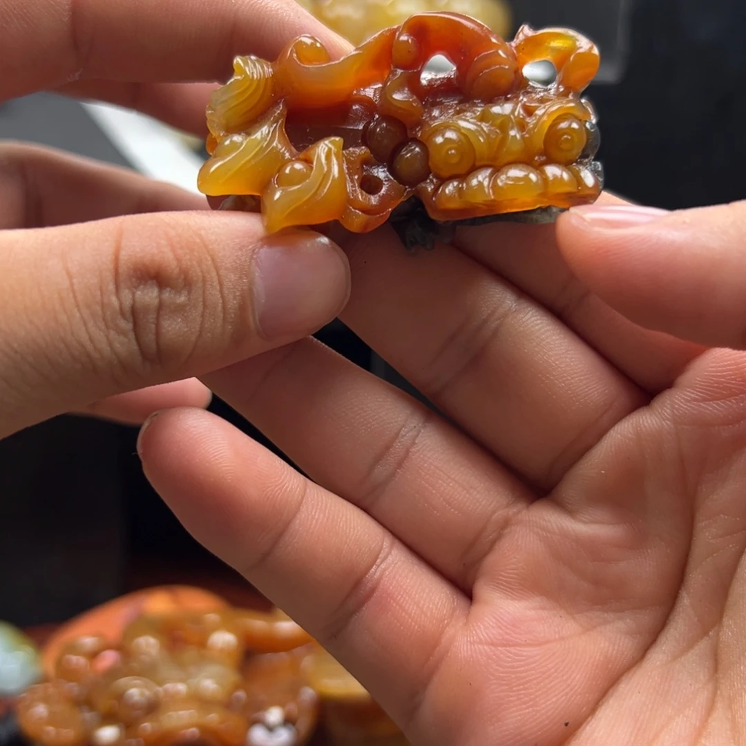 石英质玉（黄龙玉）未镶嵌多样性发货，发其一