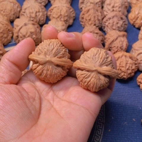 【闪购商品】吊坠文玩核桃小*?白狮子40