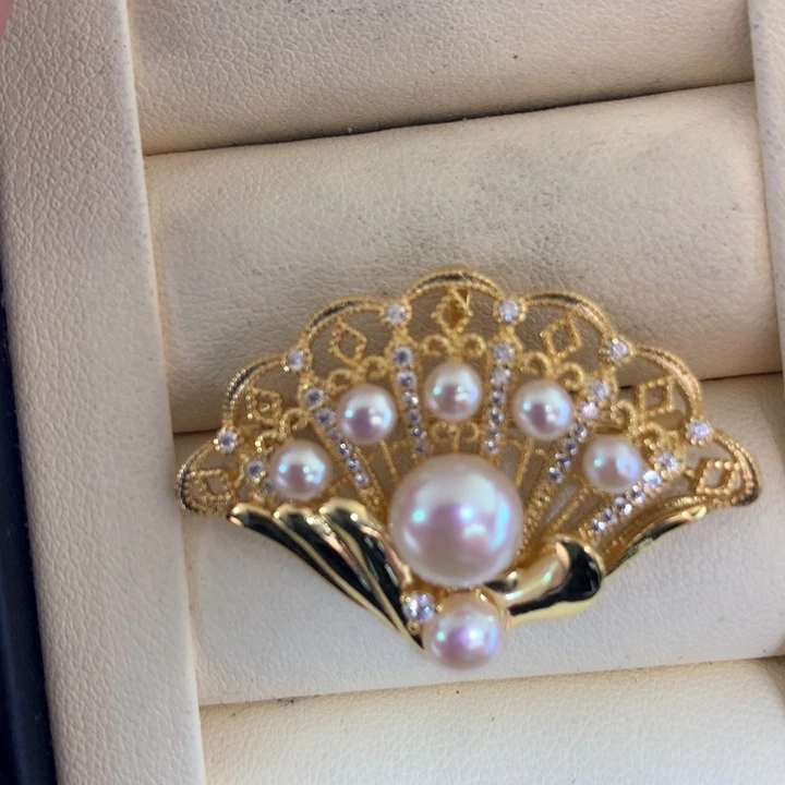 未镶嵌胸饰淡水珍珠