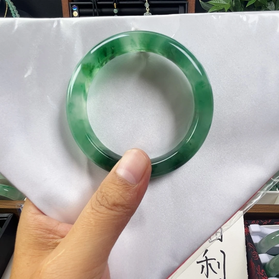 石英质玉手镯未镶嵌微瑕防漏，看清楚在拍