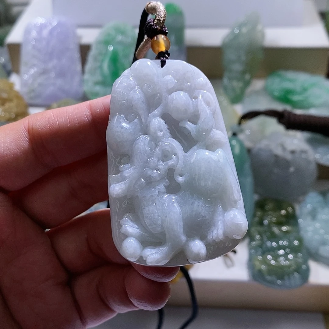 【闪购商品】翡翠颈饰未镶嵌麒麟