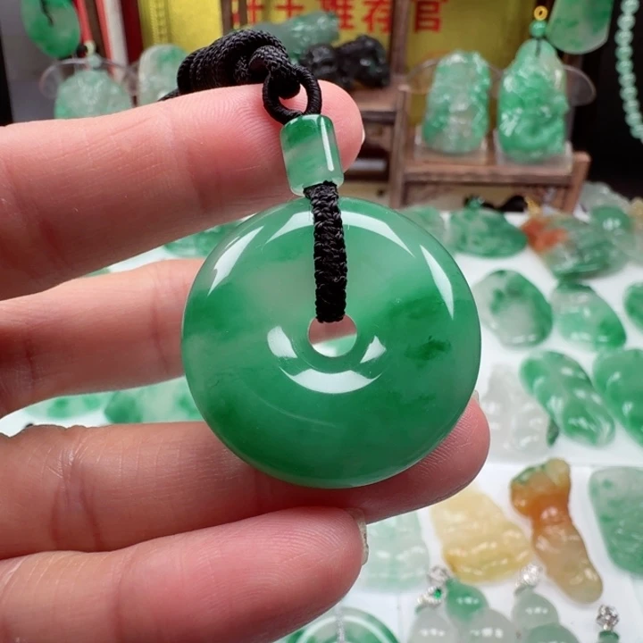 颈饰未镶嵌石英质玉随*记