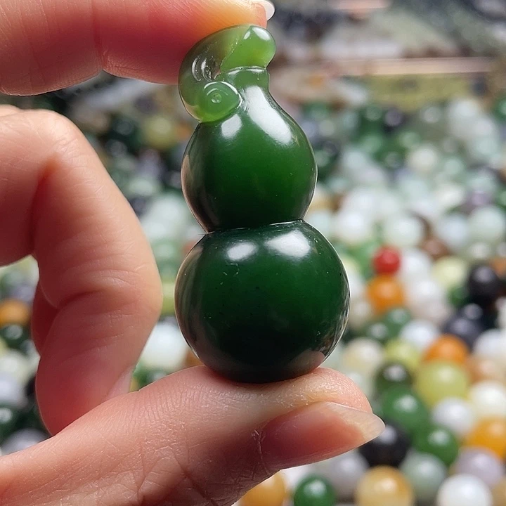 未镶嵌和田玉车挂