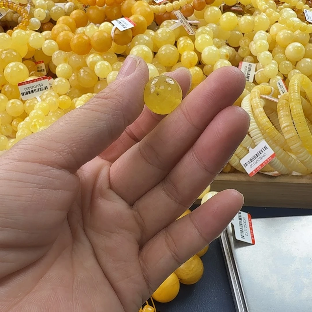 未镶嵌琥珀珠宝奇石