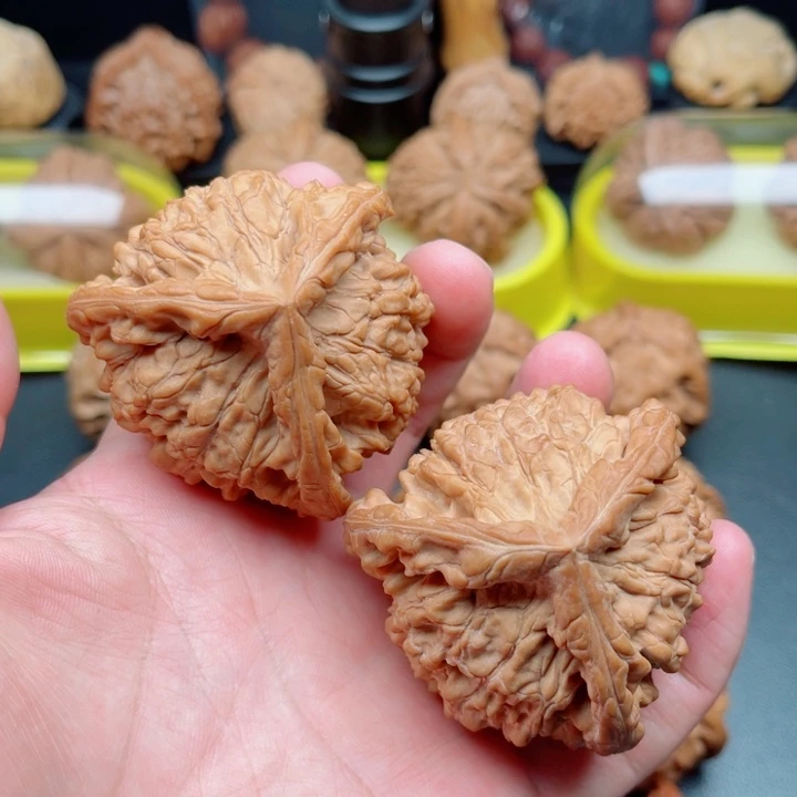 吊坠文玩核桃麒麟纹官帽三棱53×53×52