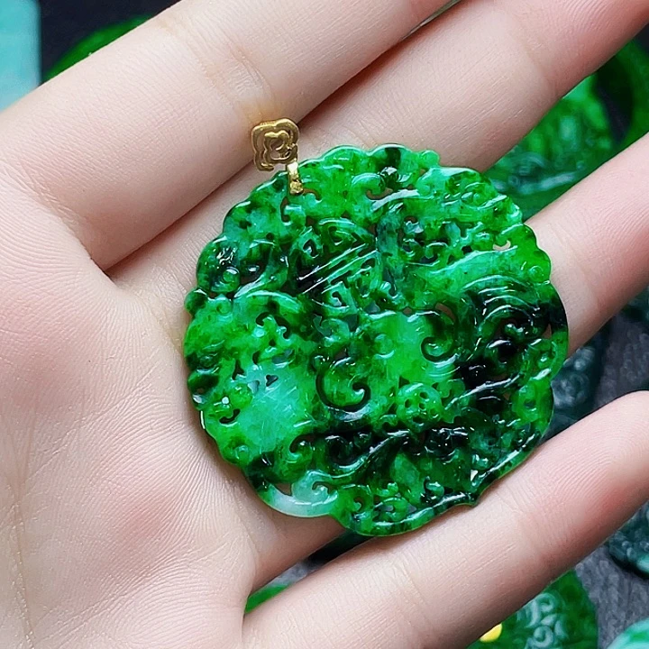 翡翠18K金镶嵌颈饰多样性