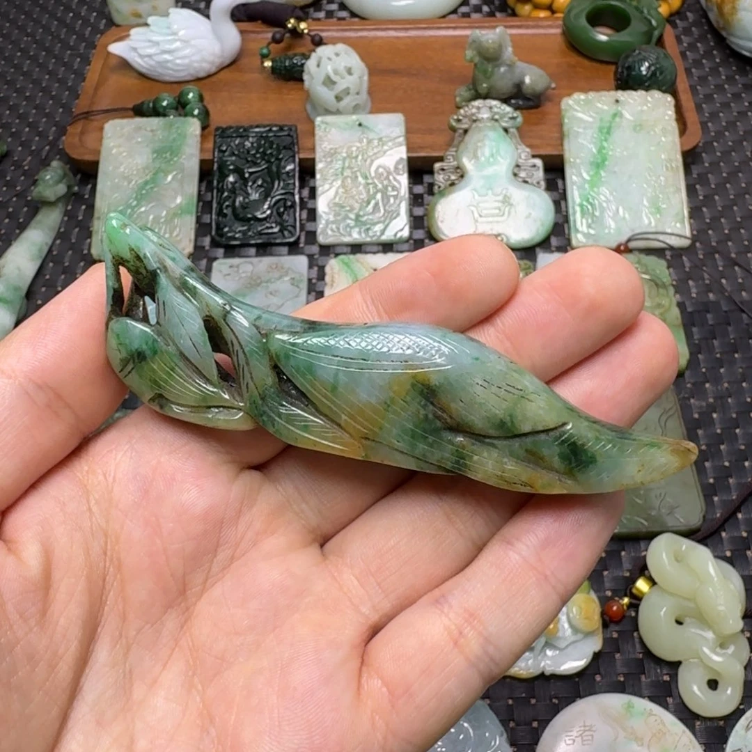 丑***丑颈饰未镶嵌翡翠翡翠颈饰未镶嵌