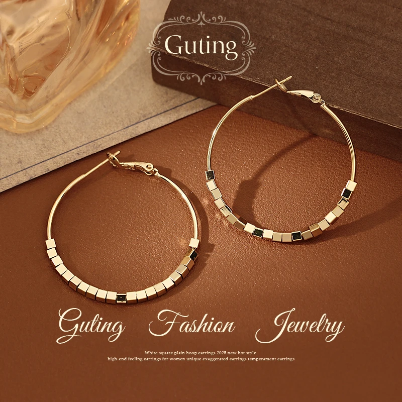 铜合金耳饰 23208金色方块夸张大圈圈耳环女秋冬耳钉高级感耳饰