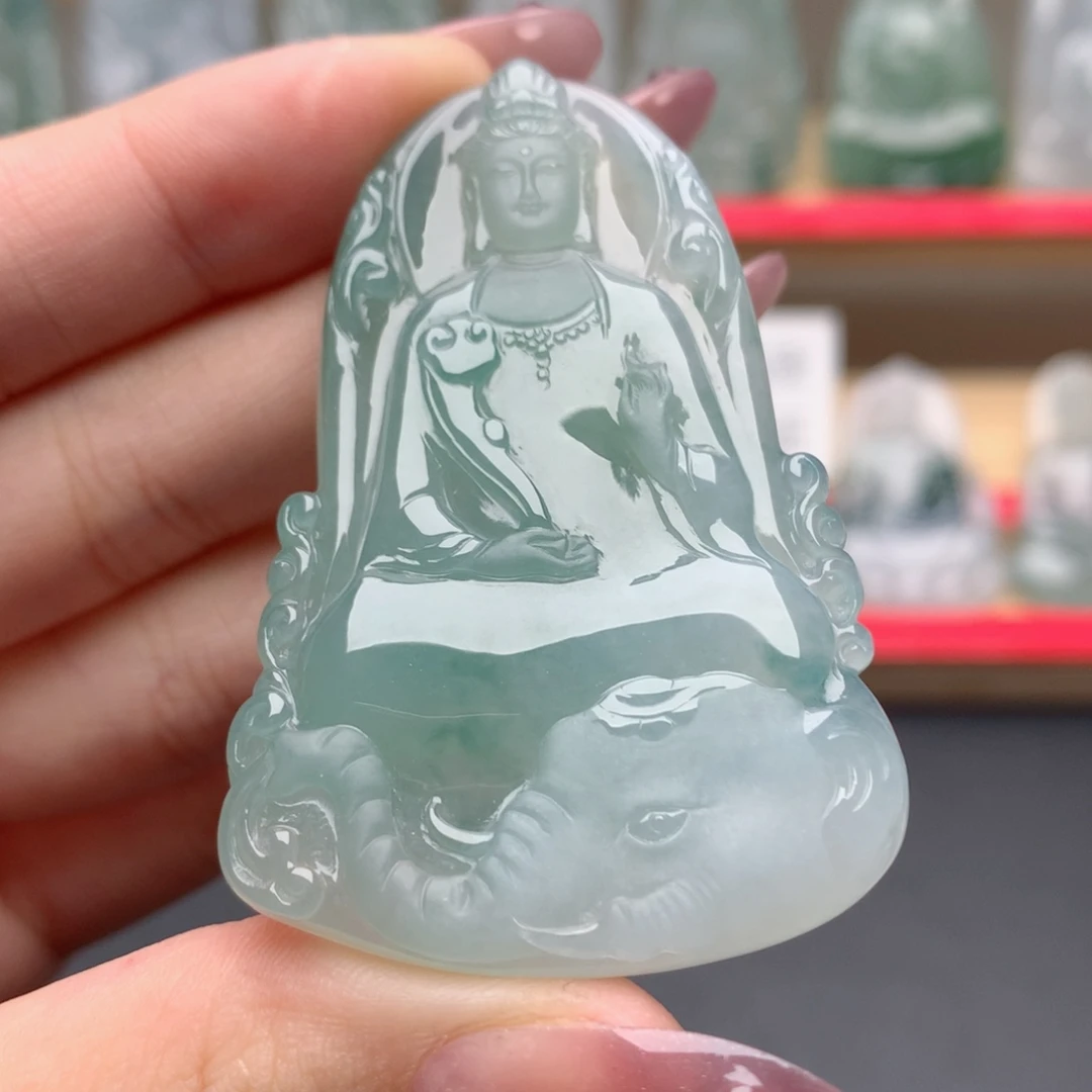 翡翠未镶嵌颈饰普贤菩萨