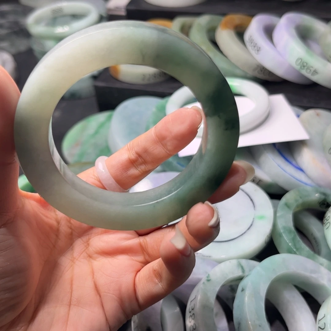 定制翡翠手镯未镶嵌甬**友