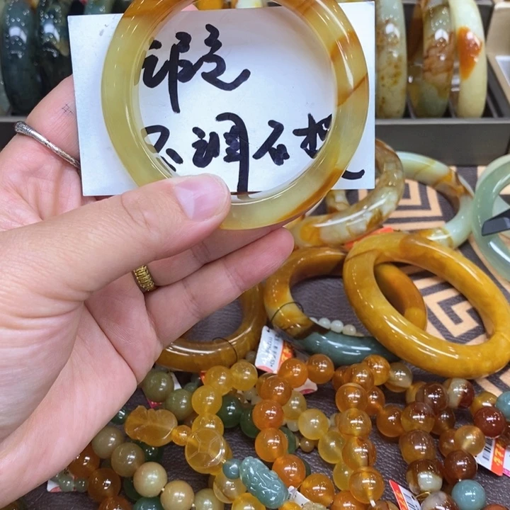 未镶嵌蛇纹石玉手镯
