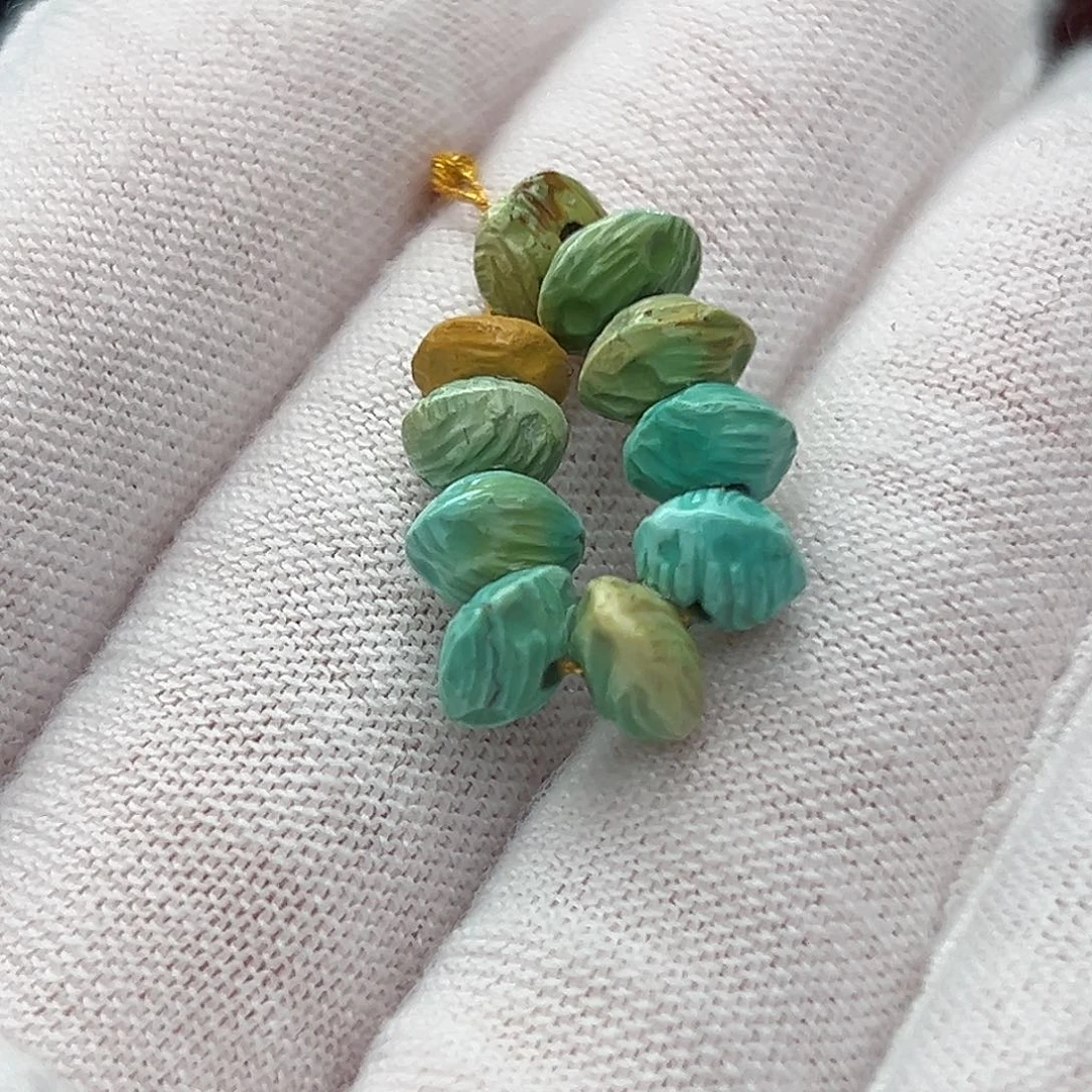 绿松石未镶嵌珠宝奇石