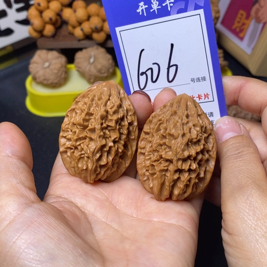 文玩核桃把件38招财鼠606