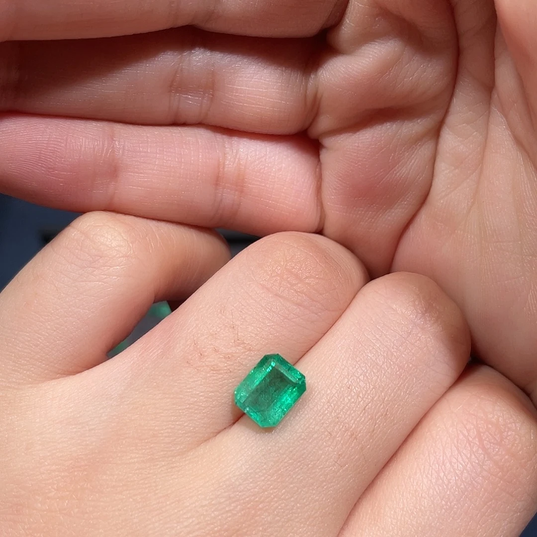 祖母绿裸石2.41ct赞比亚 特价