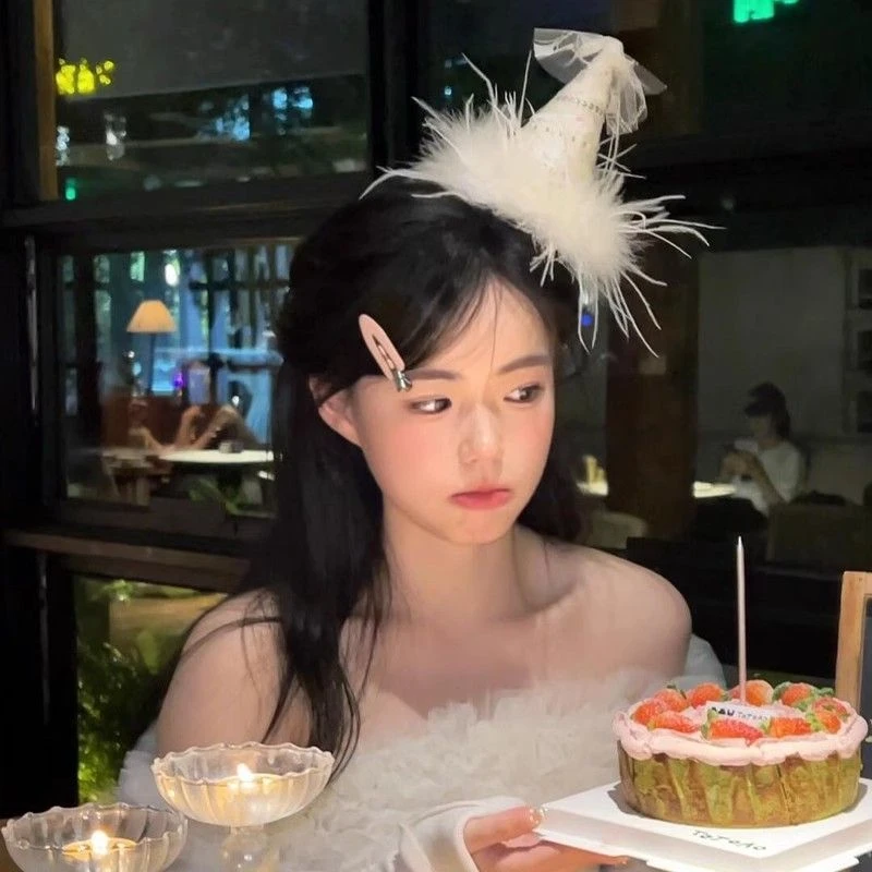 派对主角~羽毛生日帽子蝴蝶结发夹女拍照道具氛围感网红发饰头饰