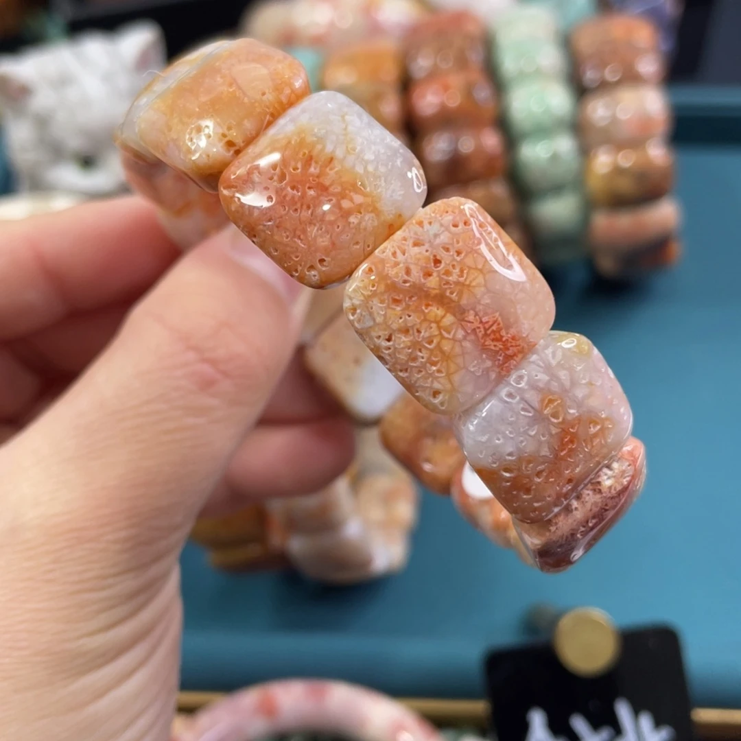 未镶嵌手镯硅化玉