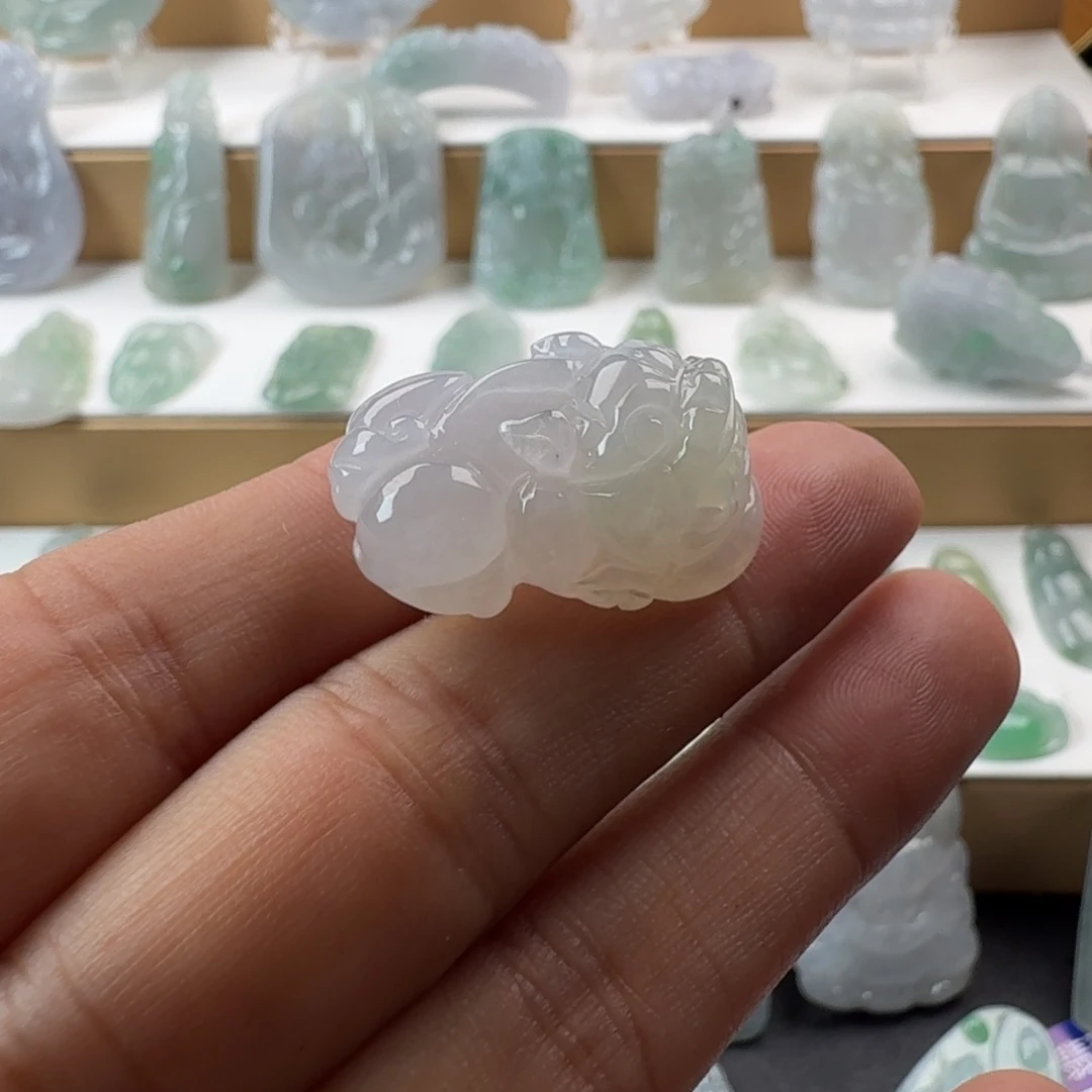 想***由项链未镶嵌翡翠翡翠