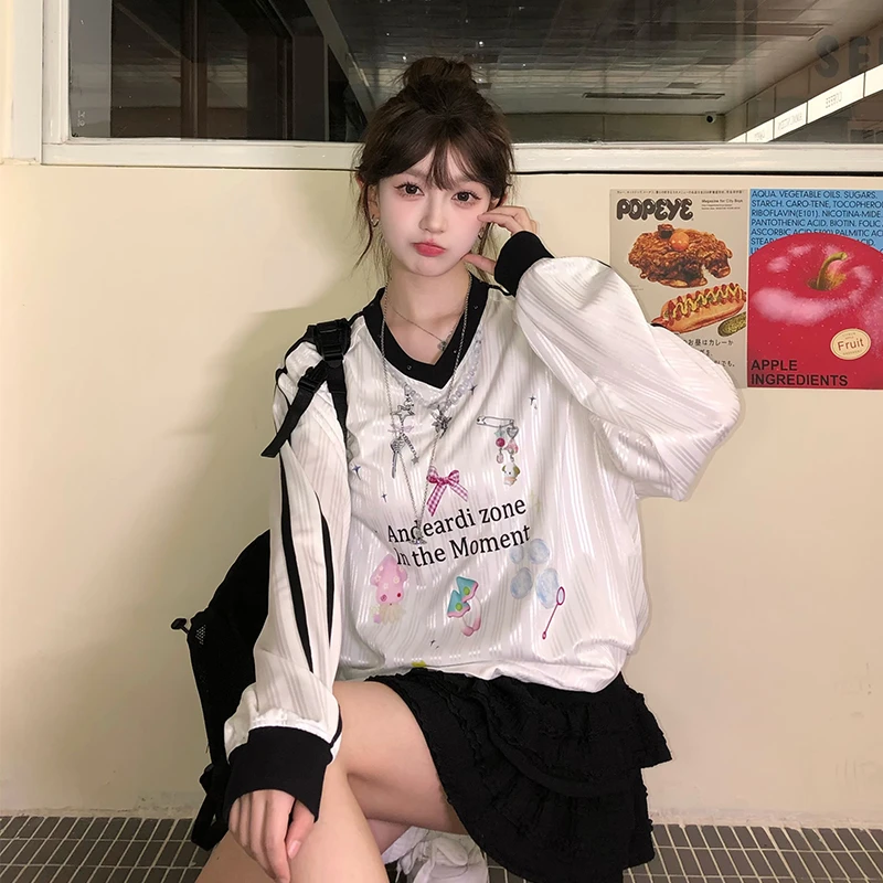 ANDEARDI趣味印花运动风长袖T恤女V领休闲球服上衣