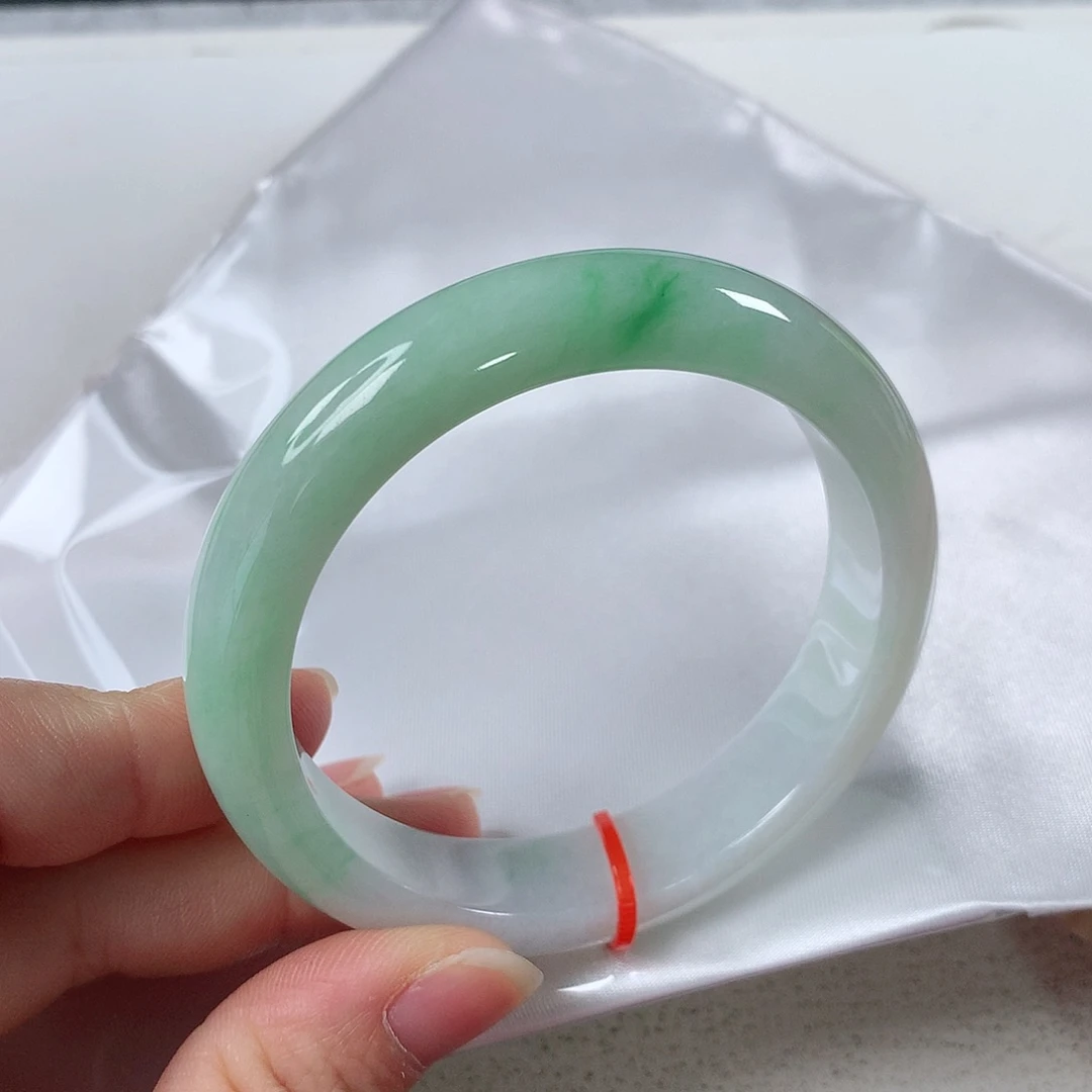 翡翠手镯未镶嵌①⑥⑥