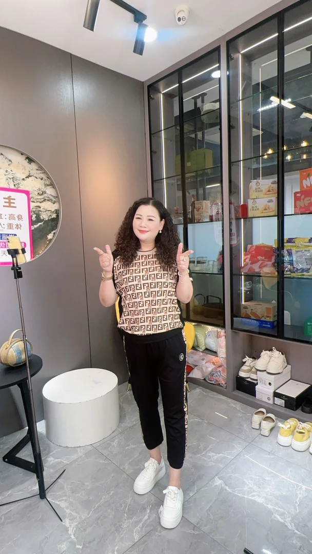 0666气质几何小熊休闲时尚套装9083