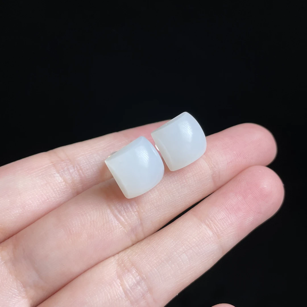 L【玉总珠宝】18k和田玉白玉方形耳钉-约10*6mm多样性发一CAN355019