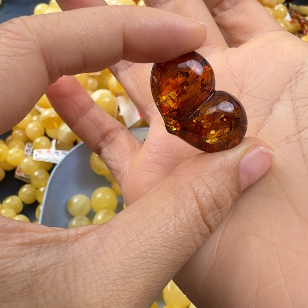琥珀未镶嵌珠宝奇石