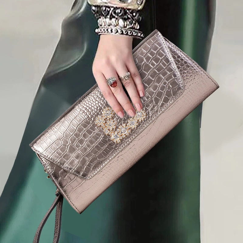高档质感真皮手拿包女气质2025秋季新款鳄鱼纹镶钻牛皮手包链条包