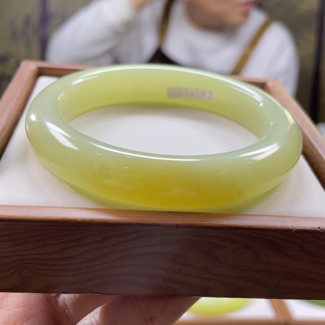 和田玉未镶嵌手镯58圈