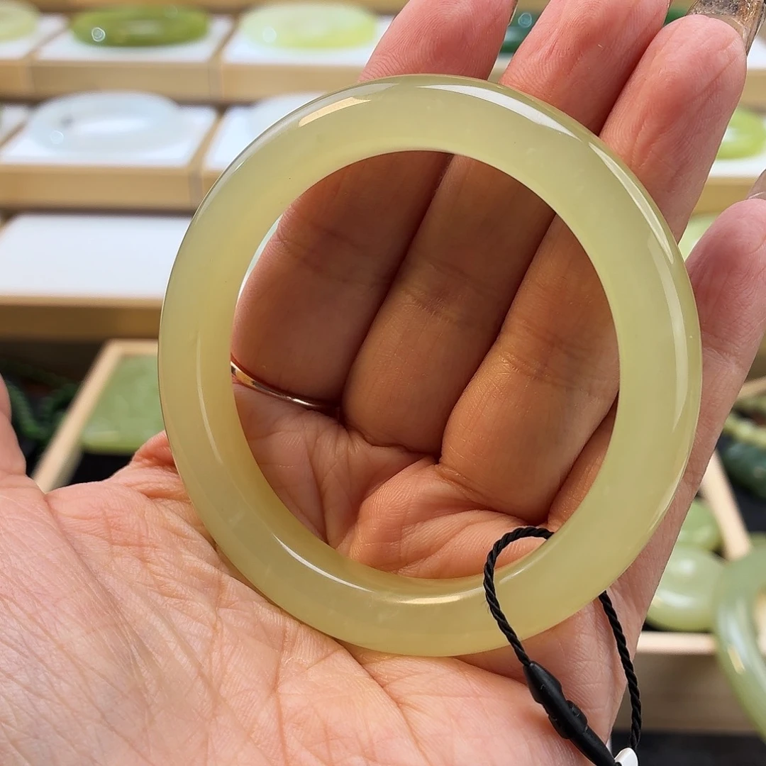 和田玉未镶嵌手镯新疆若羌冰黄口