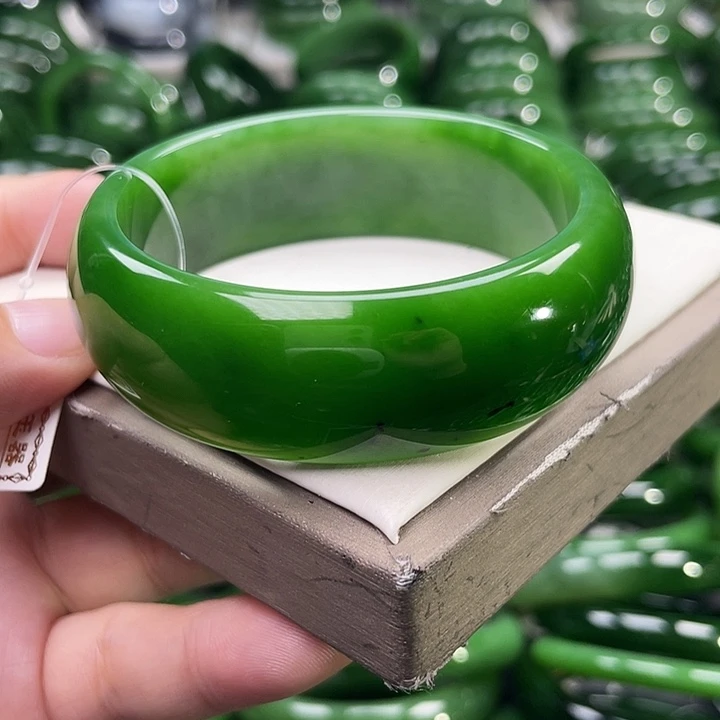 未镶嵌手镯和田玉（碧玉）