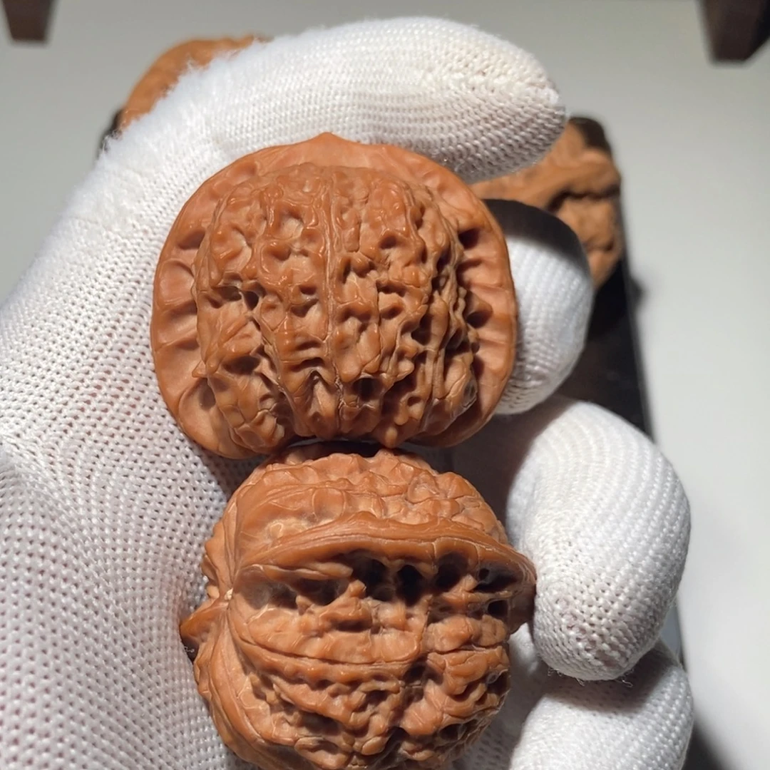 N***.文玩核桃吊坠血麒麟