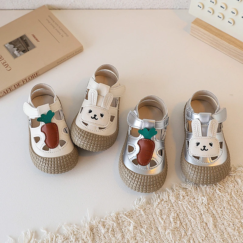 女童罗马凉鞋夏季新款2025小女孩卡通可爱镂空透气软底休闲儿童鞋