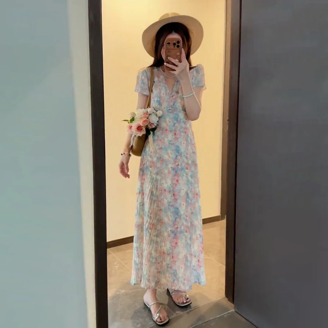 夏季爆款度假长裙2025新款夏日绝美漂亮法式碎花v领连衣裙子5335