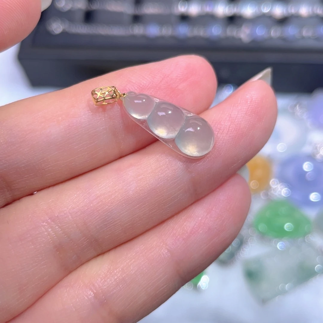 颈饰18K金镶嵌翡翠翡翠