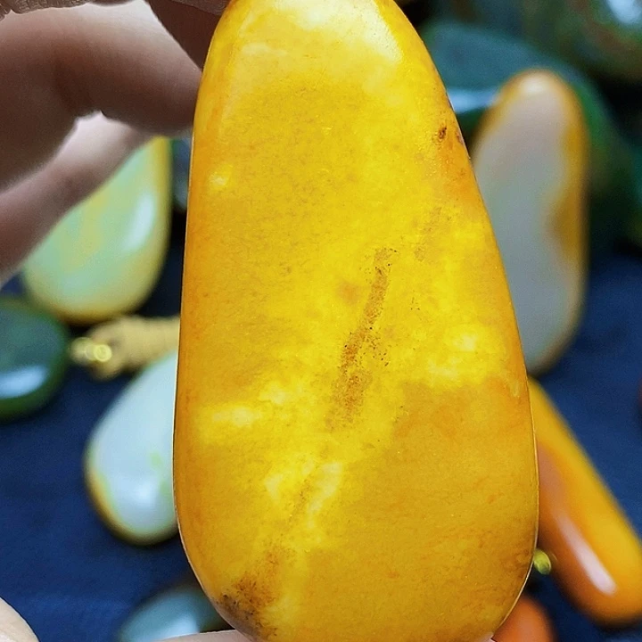 和田玉未镶嵌珠宝半成品