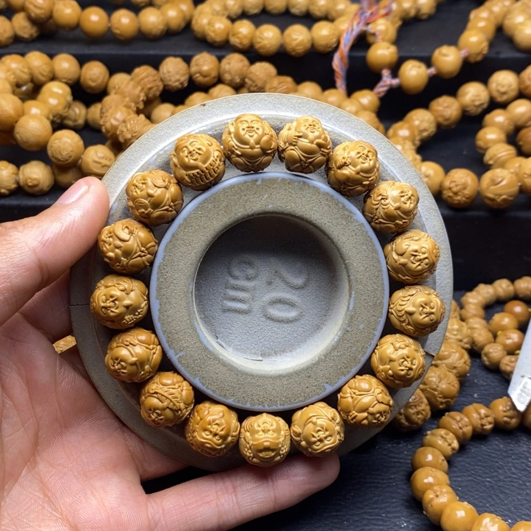 吊坠猴头核桃横财神