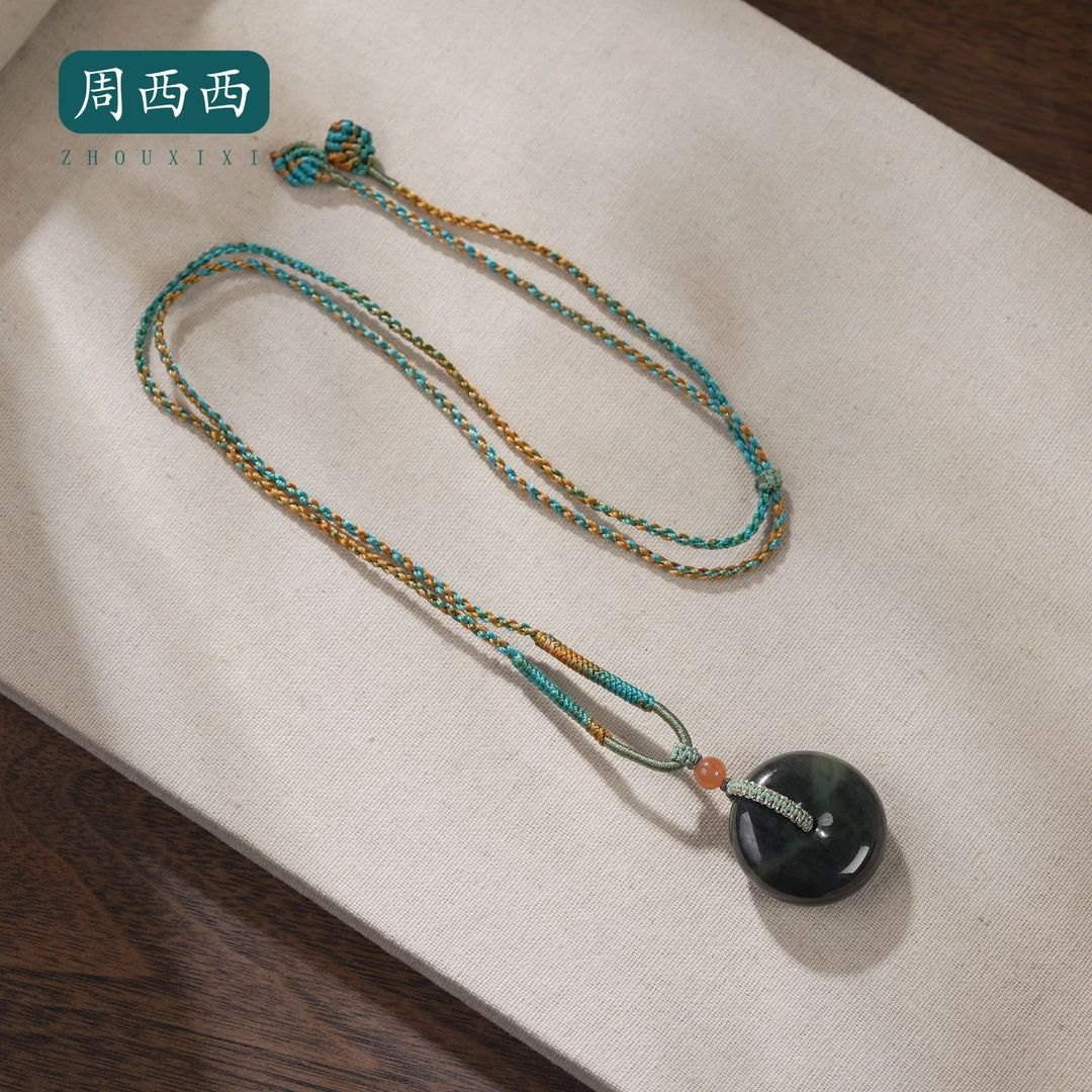 周西西精美青花平安扣项链长2.6宽2.6高1百搭多样性发货19132