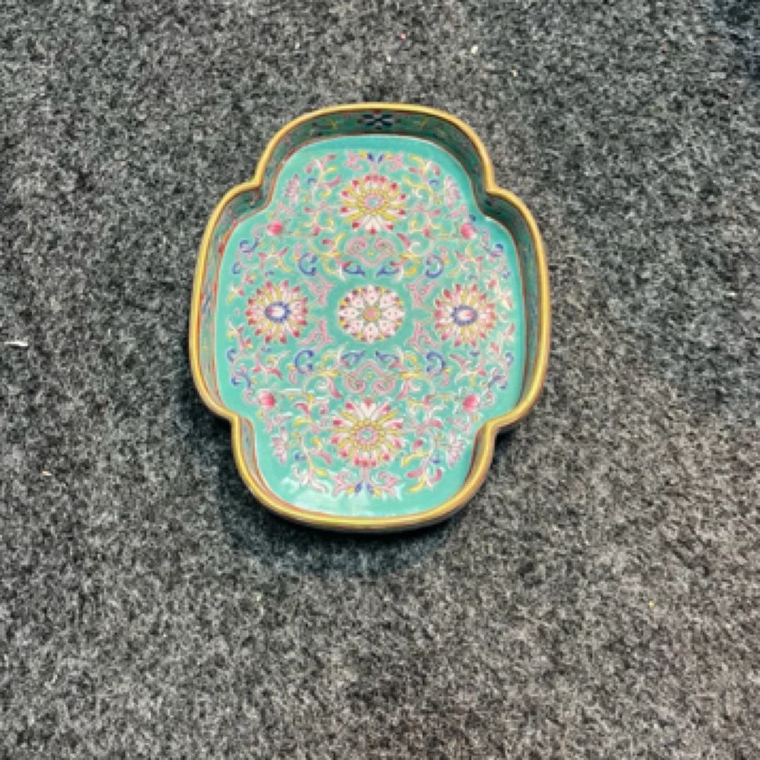 绿釉异型笔洗手绘