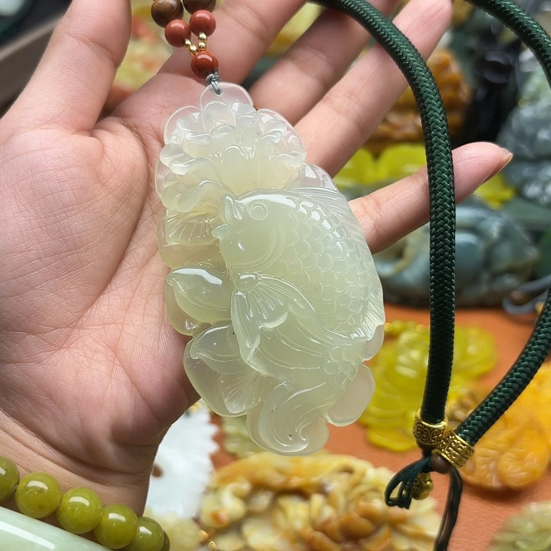 蛇纹石玉未镶嵌吊坠