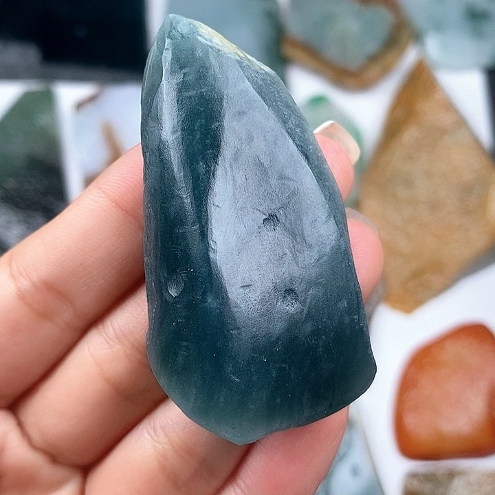 颈饰未镶嵌翡翠天然